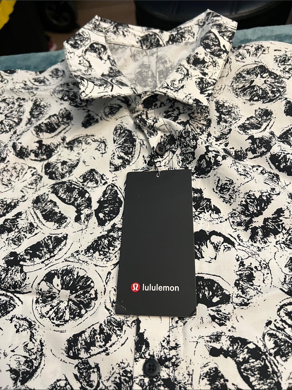 LULULEMON NWT Men's White and Black Printed Short-Sleeve Button-Up Shirt